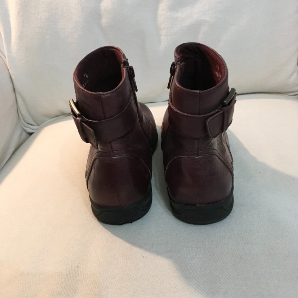 Clarks Women's Cora Rouched Leather Ankle Boots - Picture 3 of 8